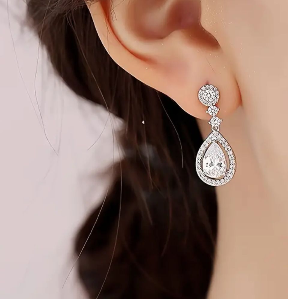 Crystal Teardrop Earrings - Ahlis Luxe